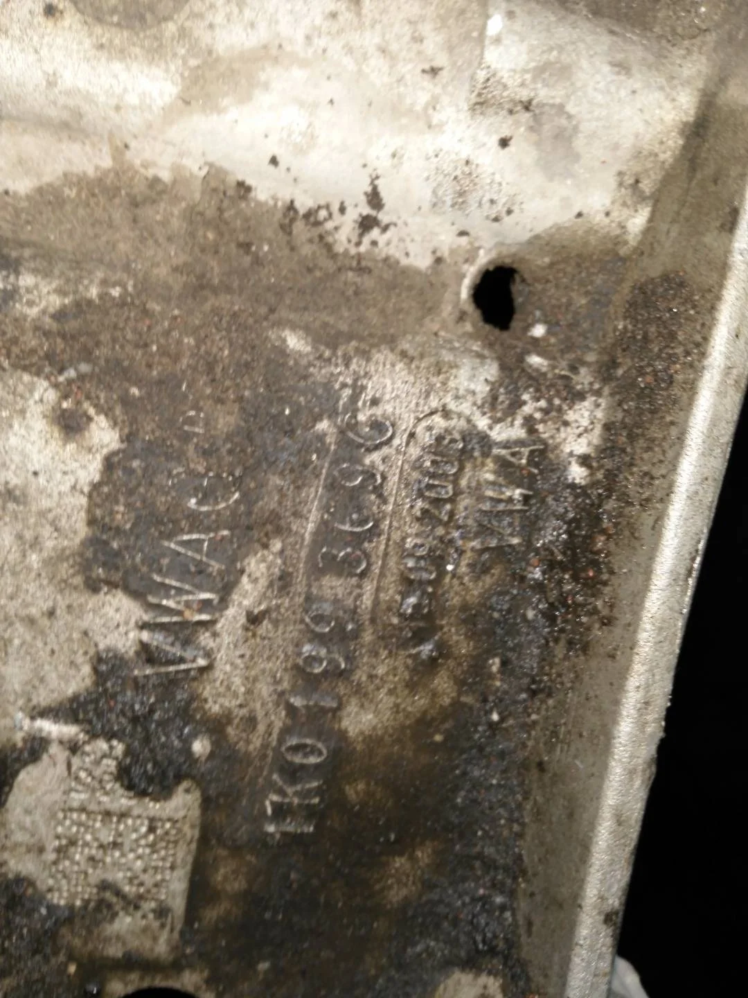 передняя балка (подрамник) Volkswagen Caddy 3  2010