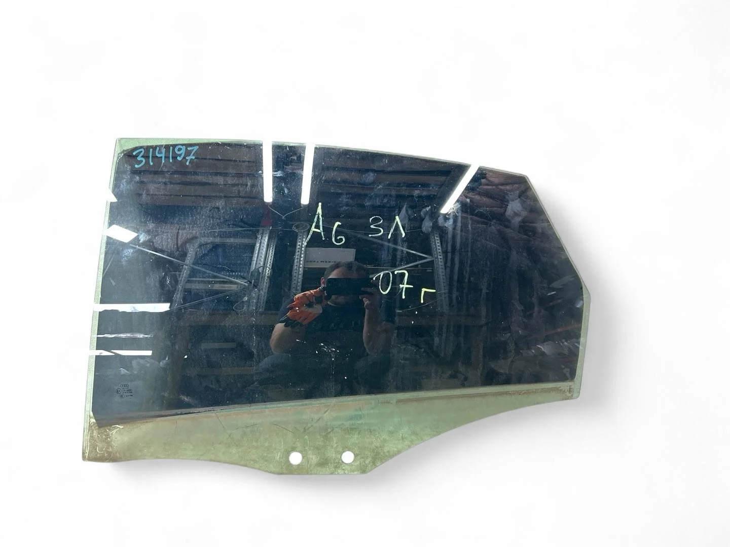 стекло двери задней левой Audi A6  2006