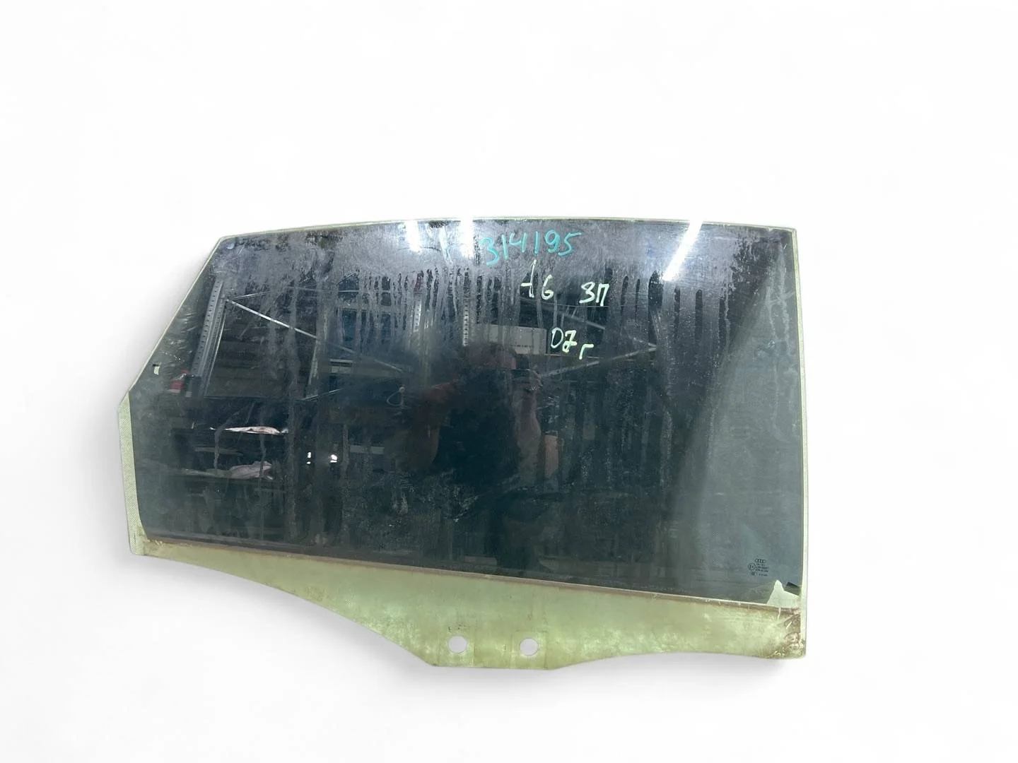 стекло двери задней правой Audi A6  2006