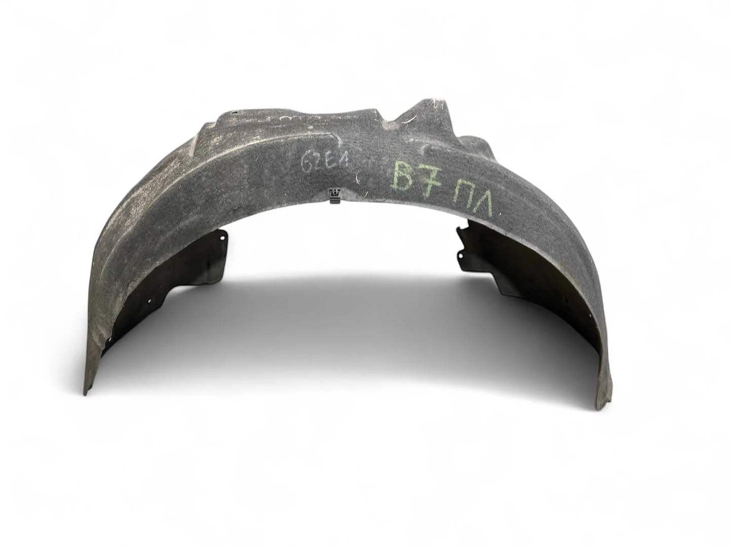 подкрылок передний левый Audi A4  2006