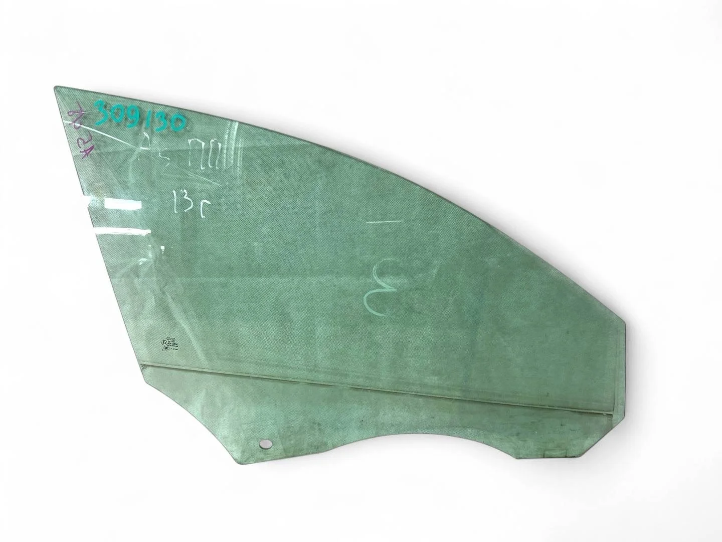 стекло двери передней правой Audi A5 8T  2009