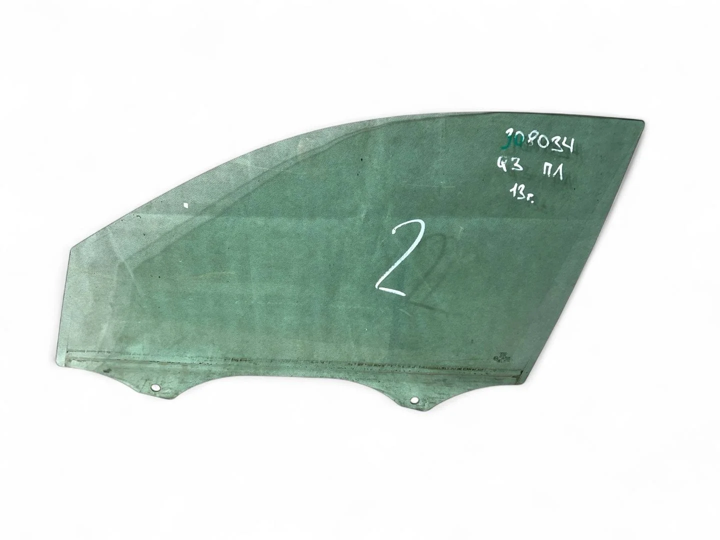 стекло двери передней левой Audi Q3 8U  2011