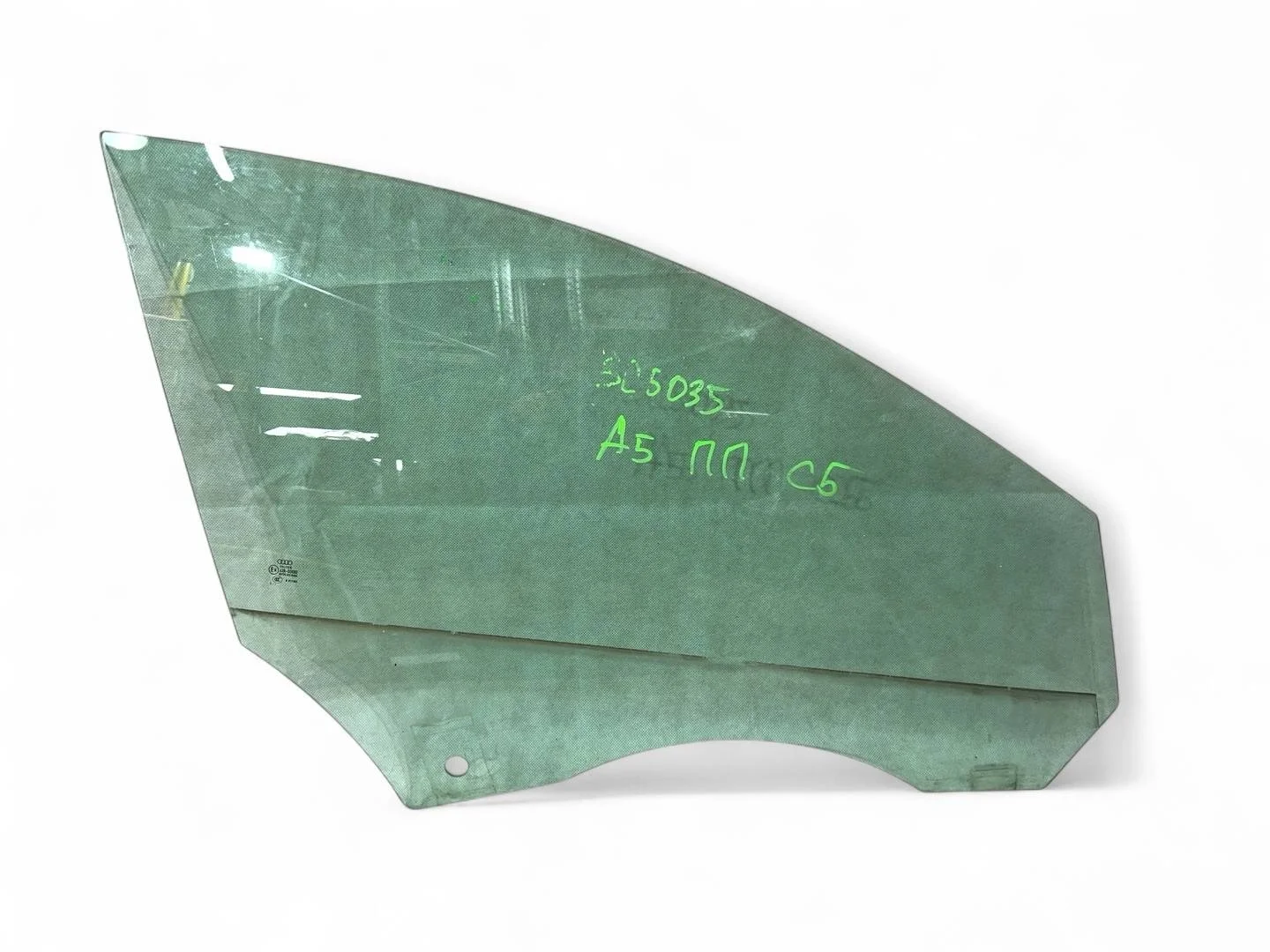 стекло двери передней правой Audi A5 8T  2009