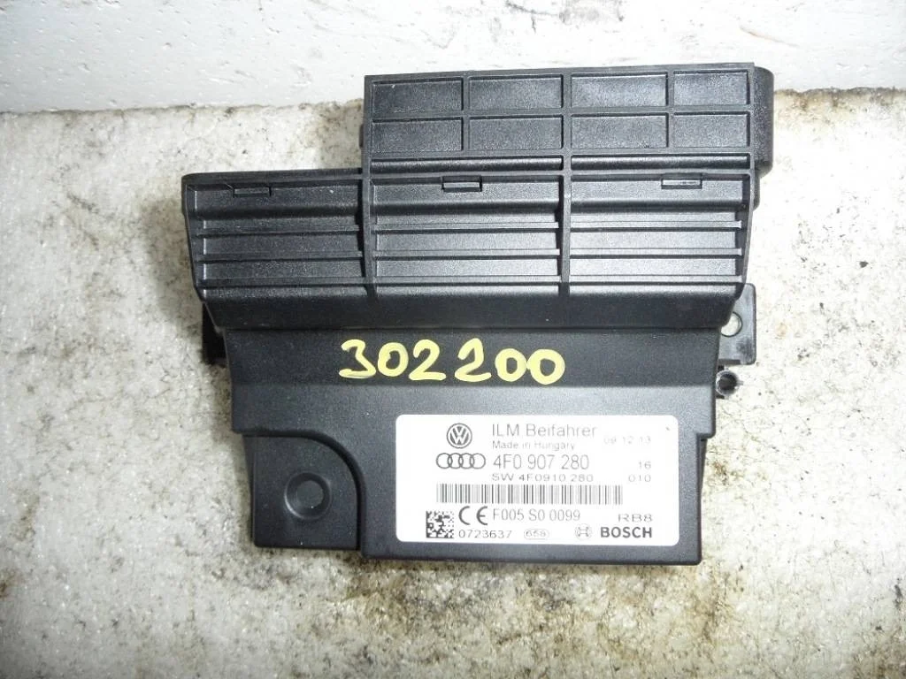 блок управления BCM (бортовой сети) Audi Q7  2013