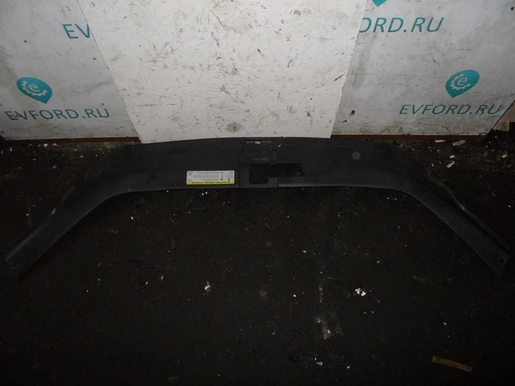 накладка замка капота Audi Q7  2013