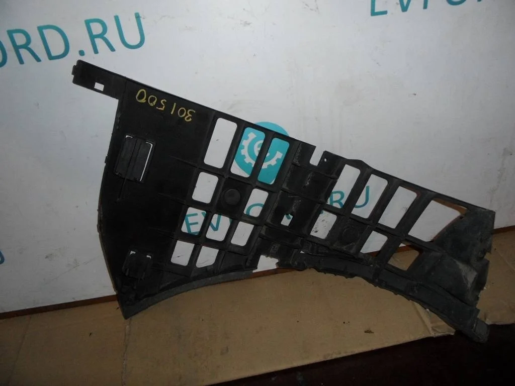 кронштейн крепления бампера заднего правый Volkswagen Touareg  2006