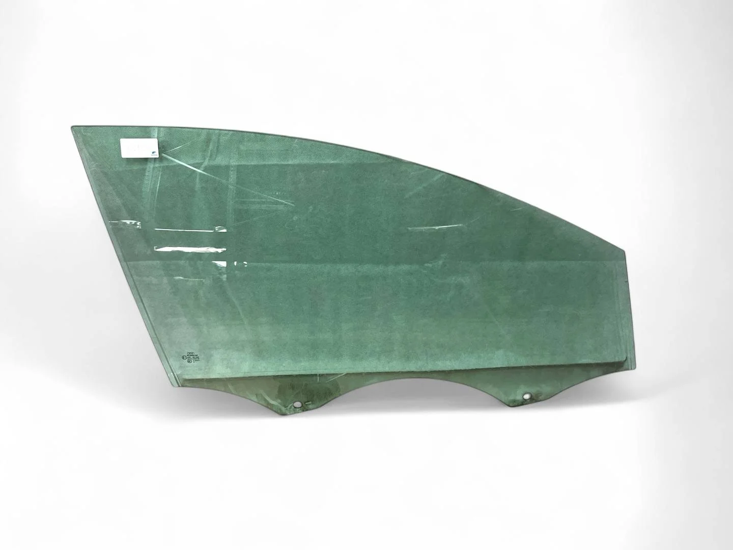 стекло двери передней правой Audi Q7  2008