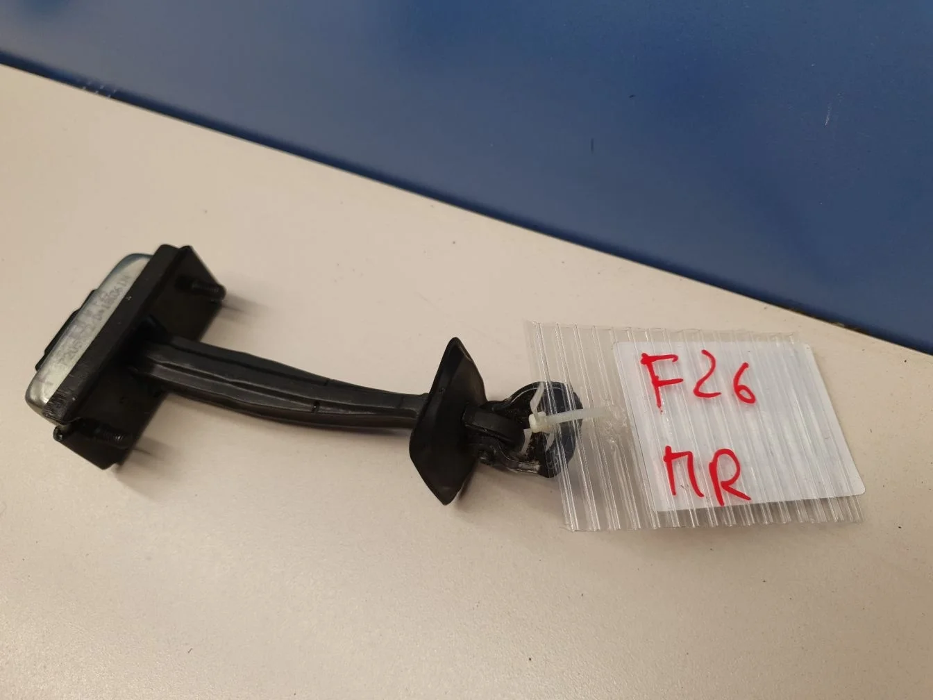 Ограничитель двери передней для BMW X4 F26 2014-2018