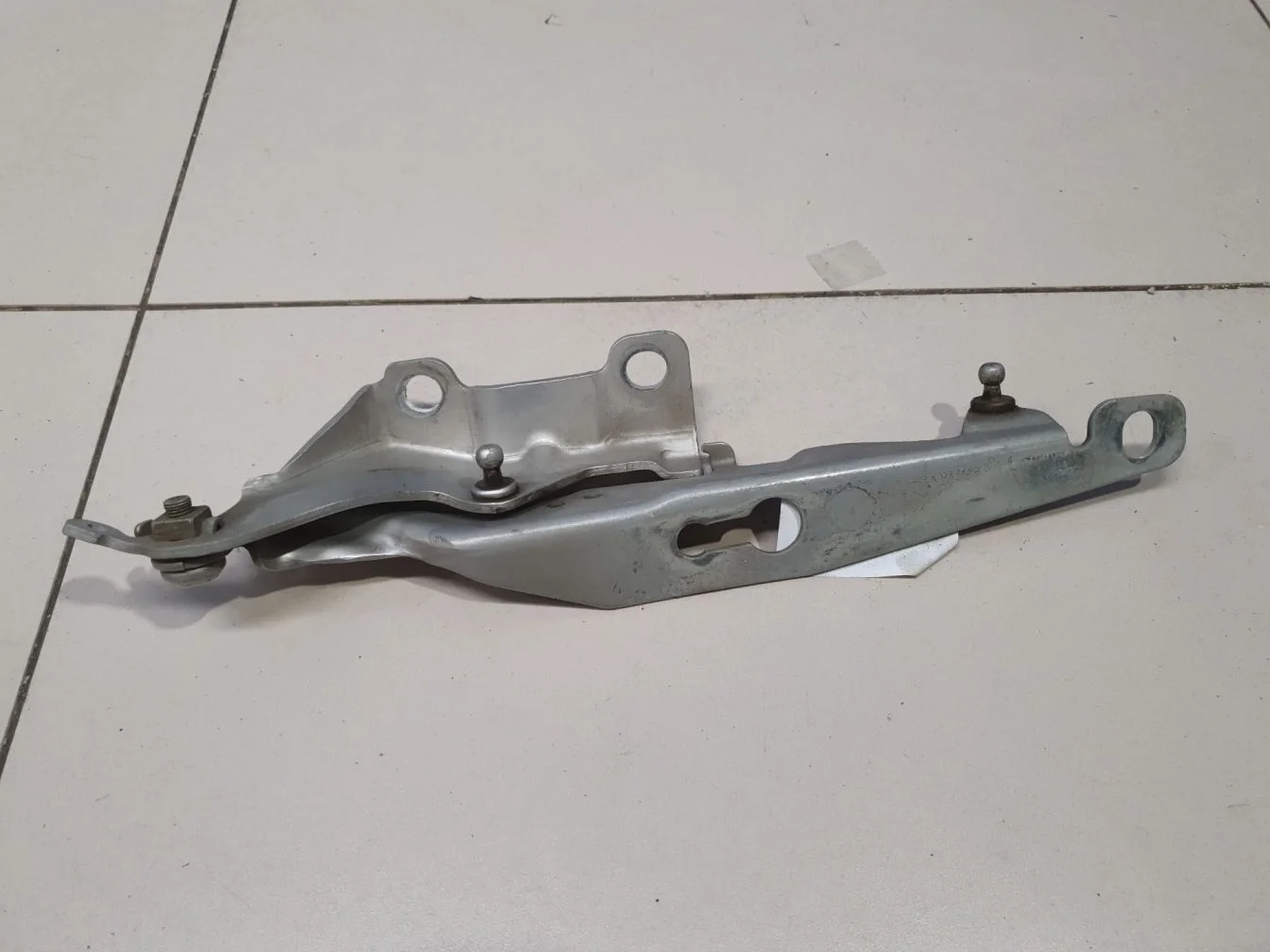 Петля капота левая  для Volvo XC70 Cross Country 2007-2016