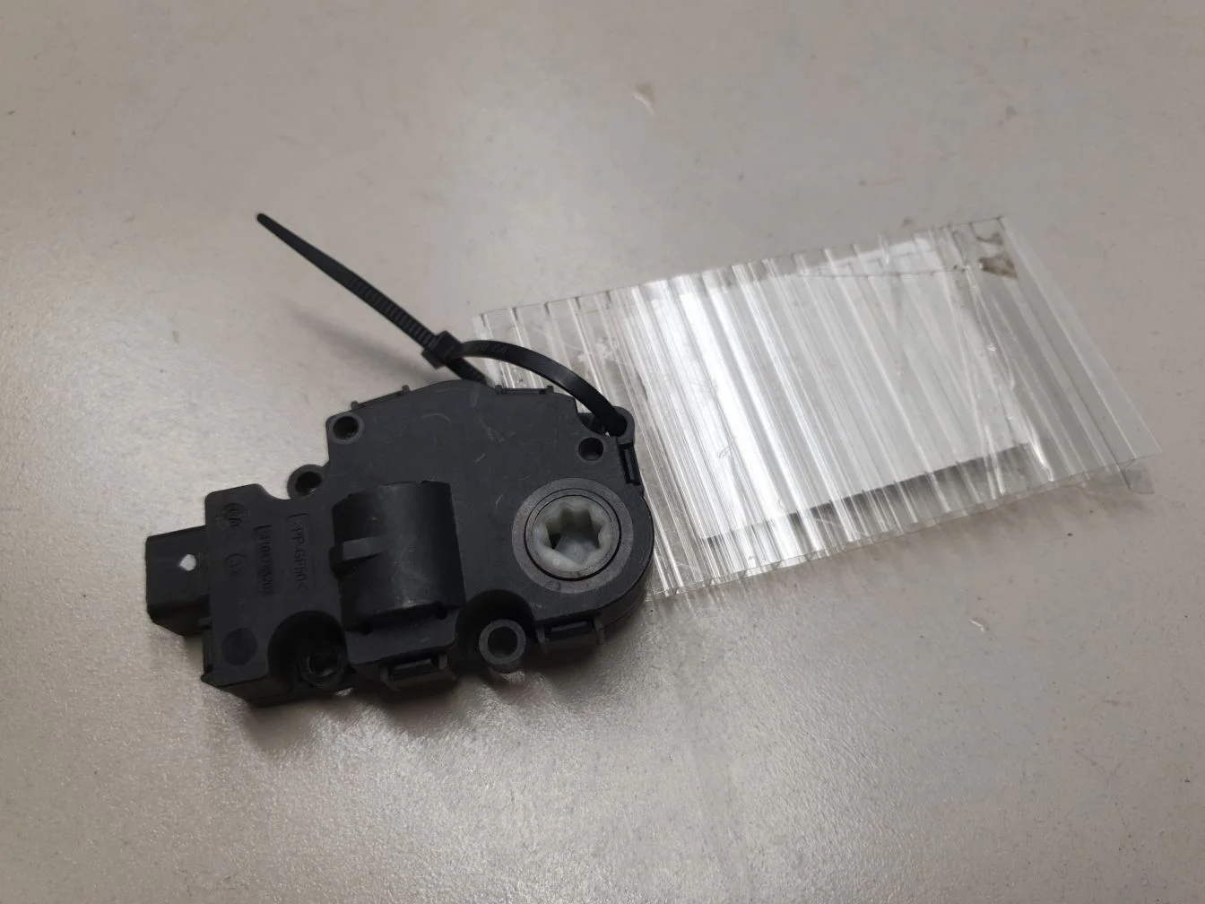 Моторчик заслонки отопителя для Audi A8 S8 D4 2010-2017