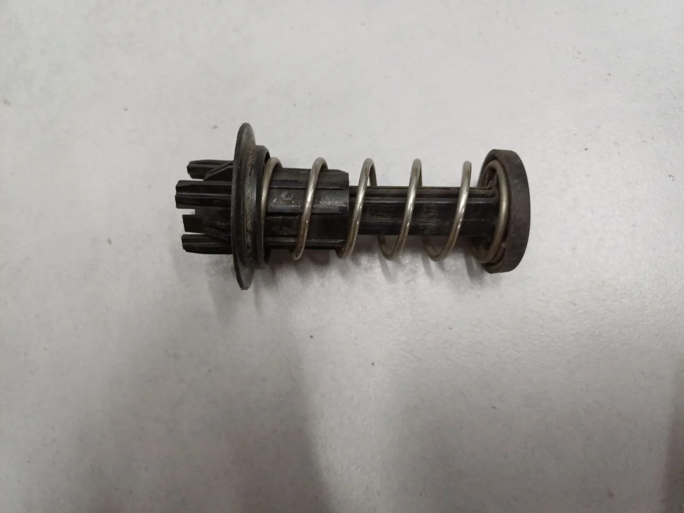 Отбойник капота для Mercedes C-klasse W204 2007-2015