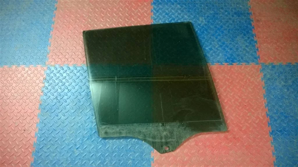 стекло двери BMW X5 E53 51348249928  M54B30 231 лс 3.0i 2000 TOPASBLAU METALLIC (364)