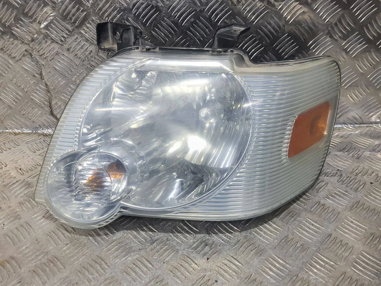 фара левая Ford Explorer 4  U251 U251