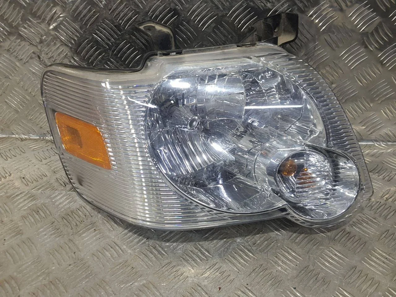 фара правая Ford Explorer 4  U251 U251