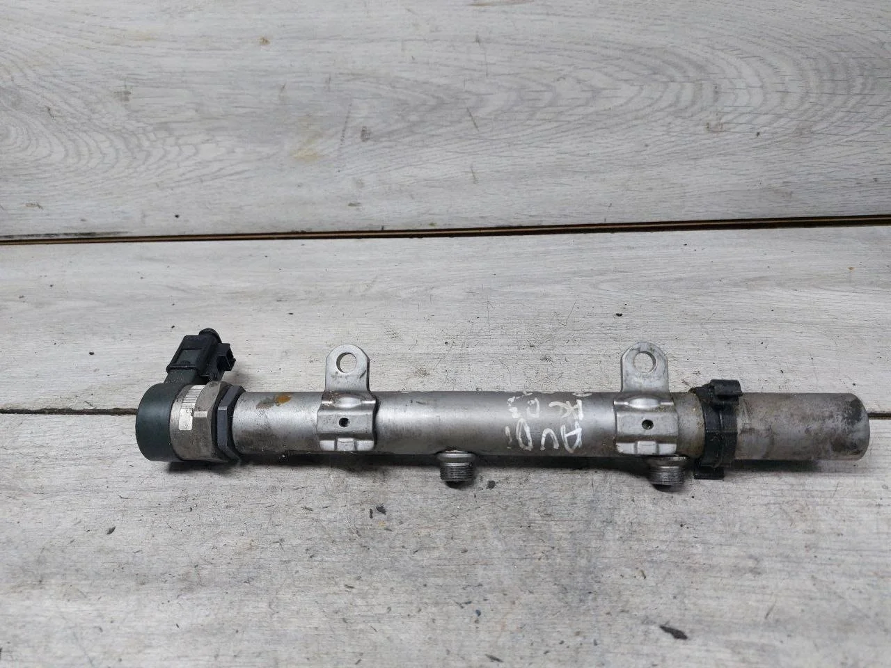 топливная рампа Audi A8 D3/4E