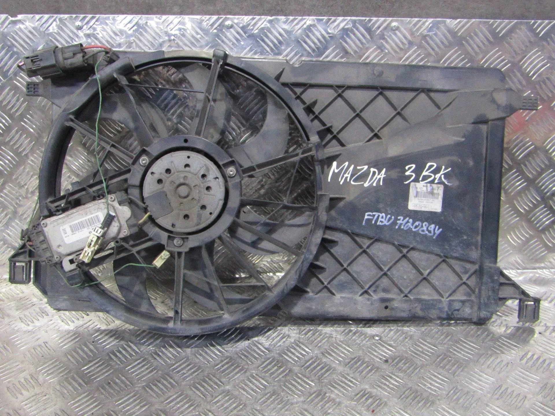 вентилятор охлаждения Mazda 3 BK BK