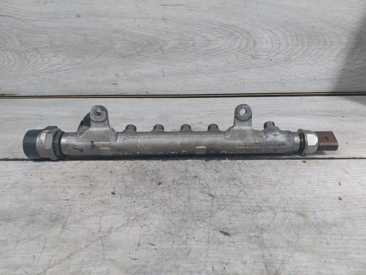 топливная рампа Volkswagen Tiguan