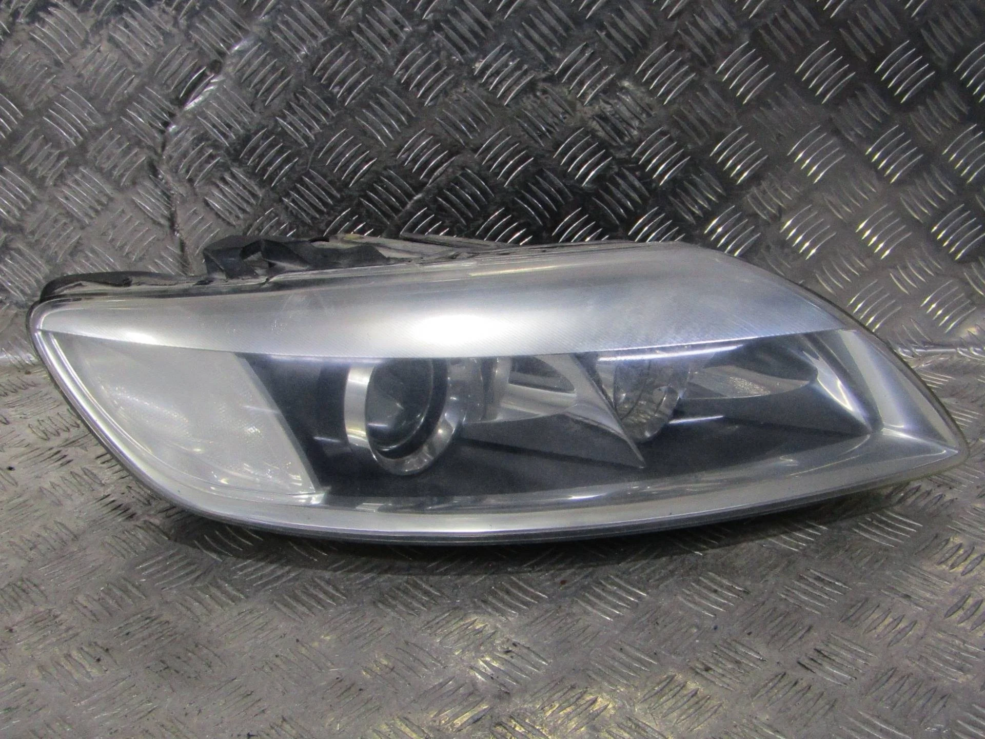 фара правая Audi Q7 4L