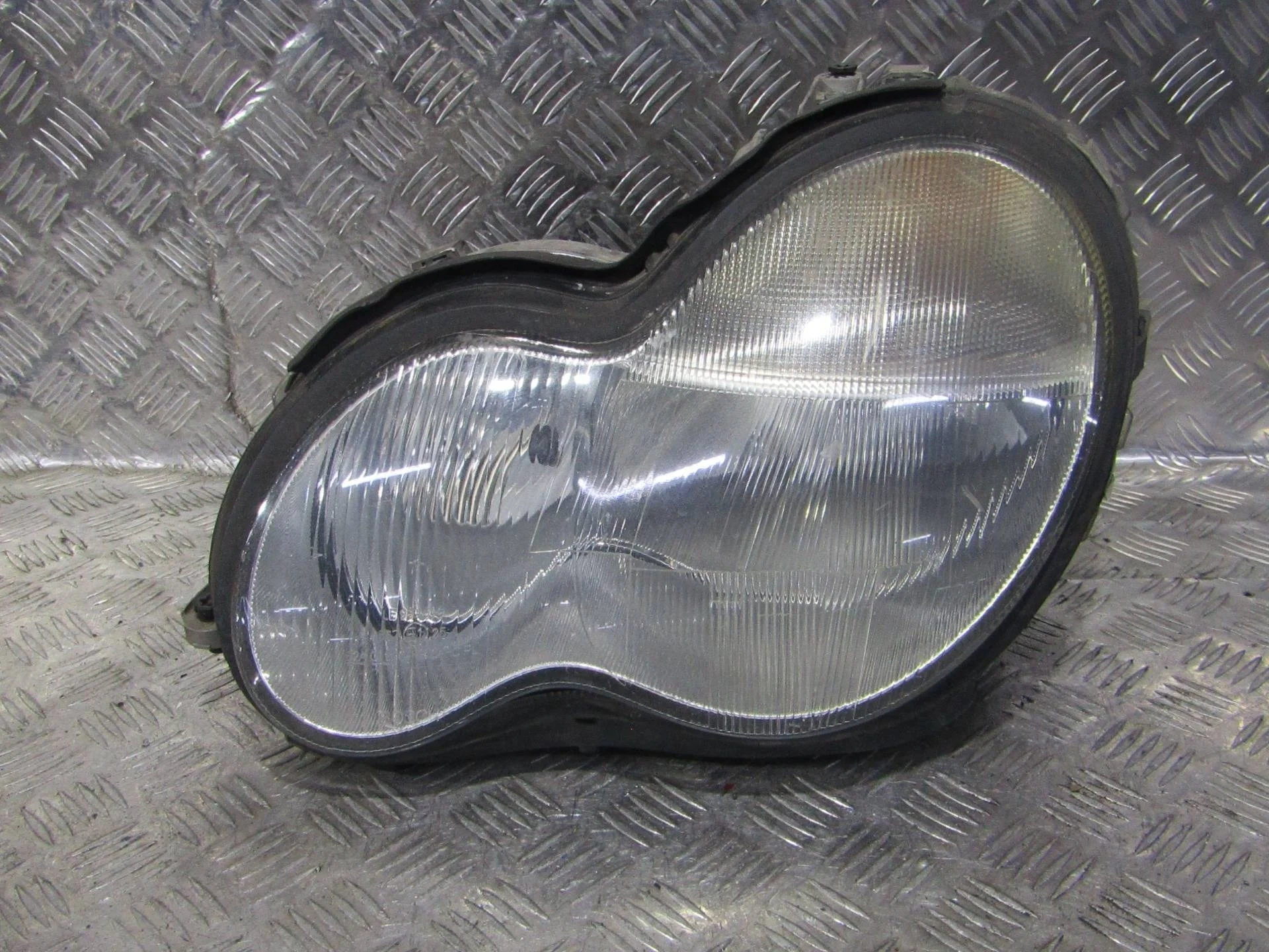 фара левая Mercedes-Benz C W203/S203/CL203