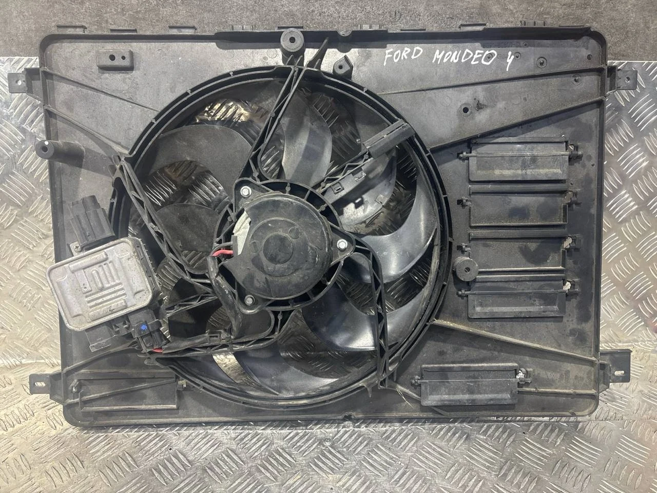 вентилятор охлаждения Ford Mondeo 4