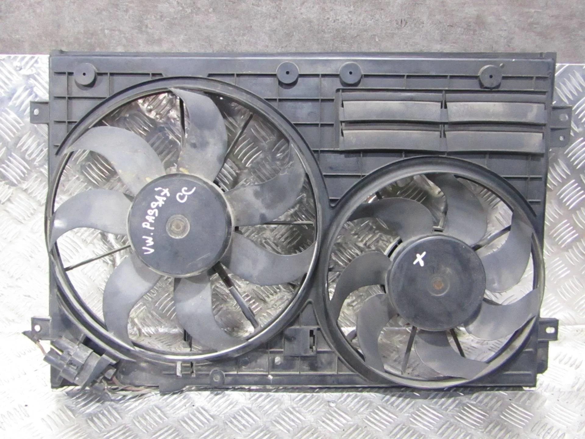 вентилятор охлаждения Volkswagen Passat B6