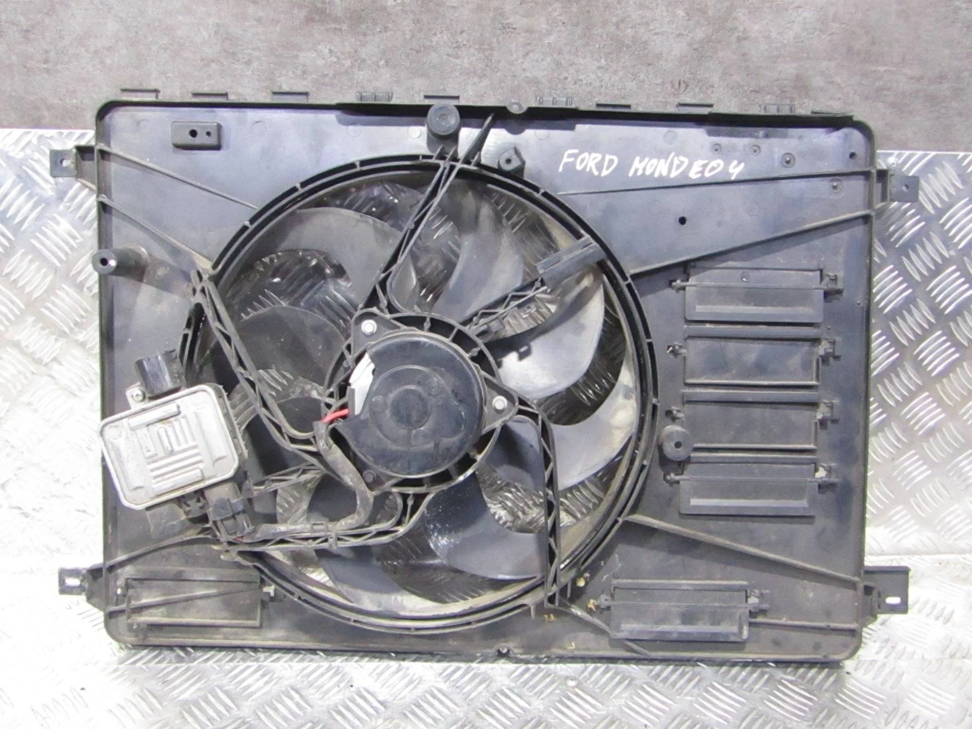 вентилятор охлаждения Ford Mondeo 4