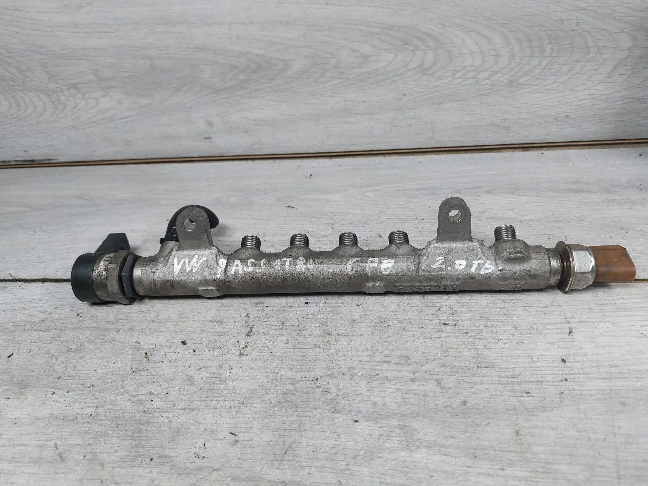 топливная рампа Volkswagen Golf 6