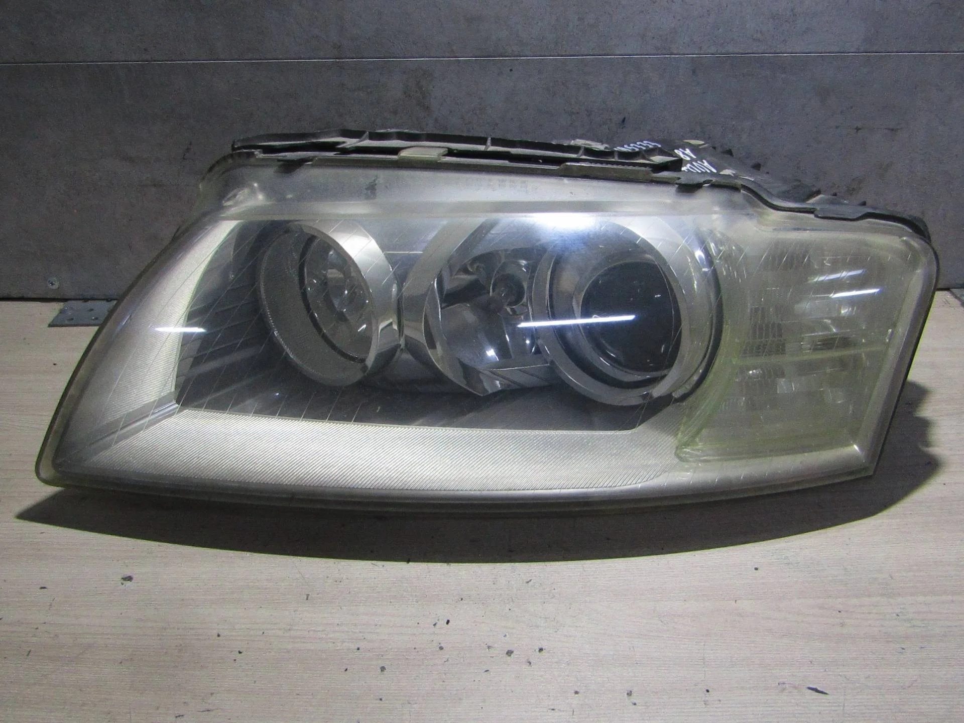 фара левая Audi A8 D3/4E