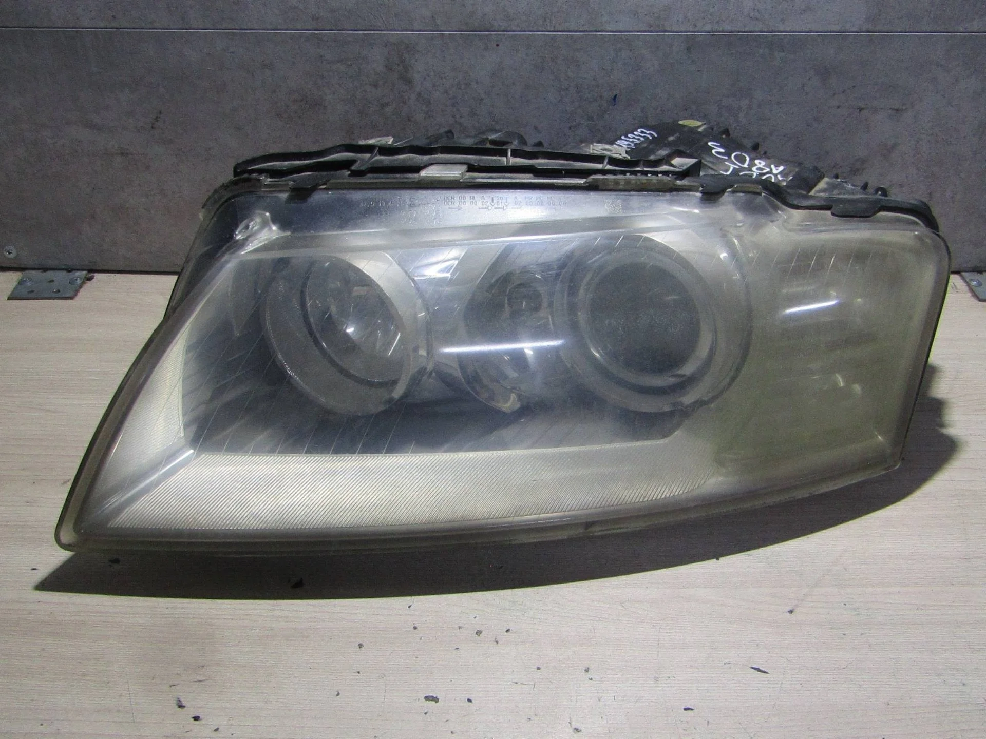 фара левая Audi A8 D3/4E