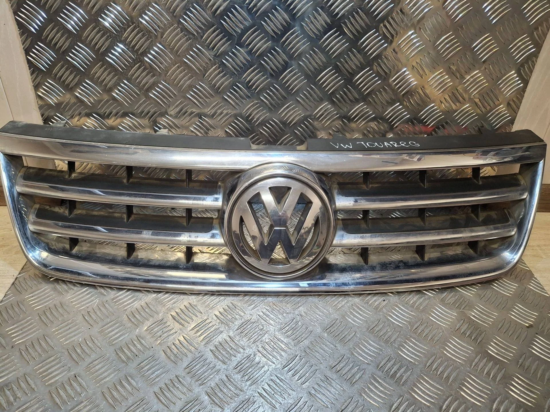 решетка радиатора Volkswagen Touareg