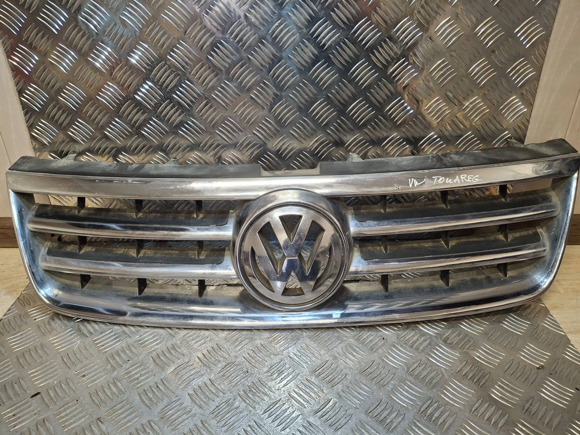 решетка радиатора Volkswagen Touareg