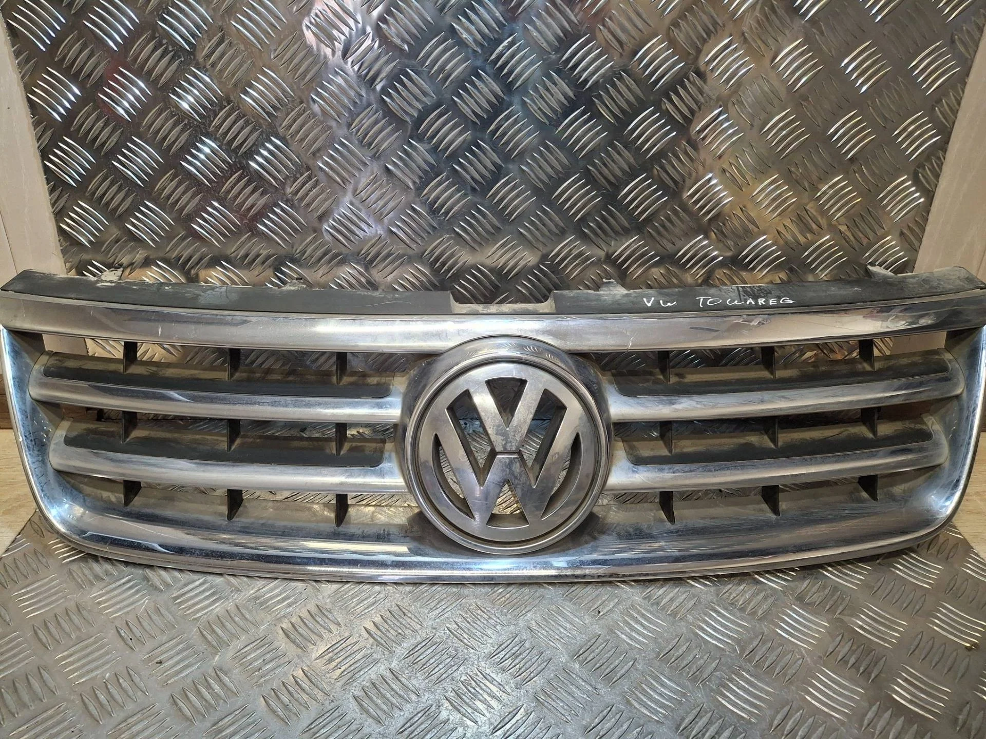 решетка радиатора Volkswagen Touareg