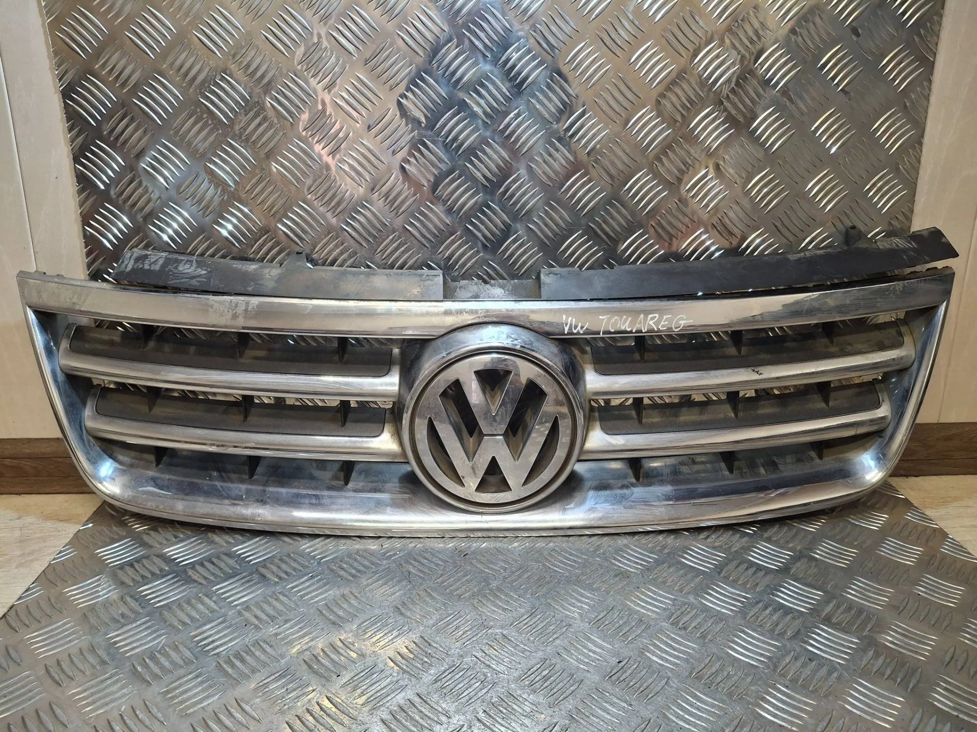 решетка радиатора Volkswagen Touareg