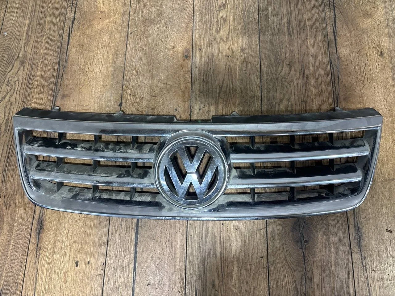 решетка радиатора Volkswagen Touareg