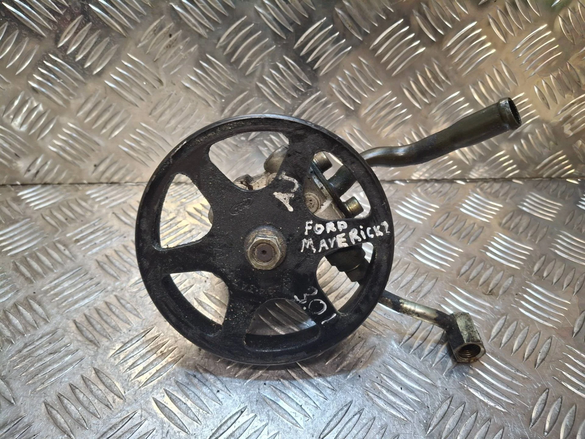 насос гидроусилителя руля Ford Maverick 2