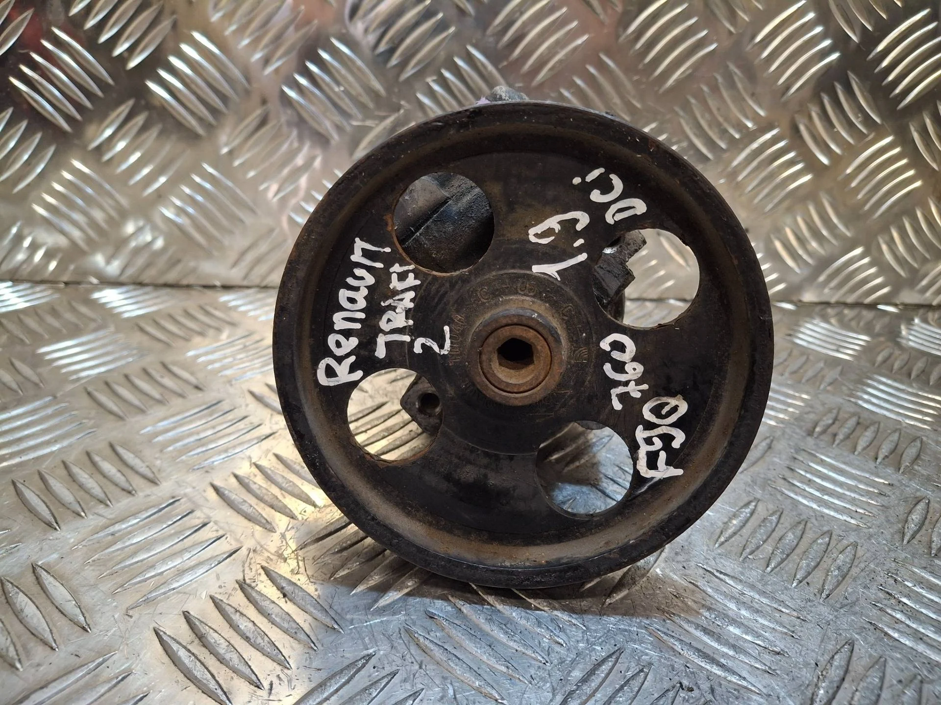 насос гидроусилителя руля Renault Trafic 2