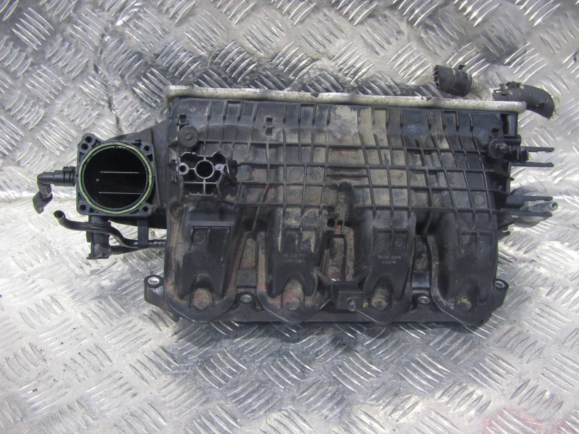 впускной коллектор Volkswagen Polo 5