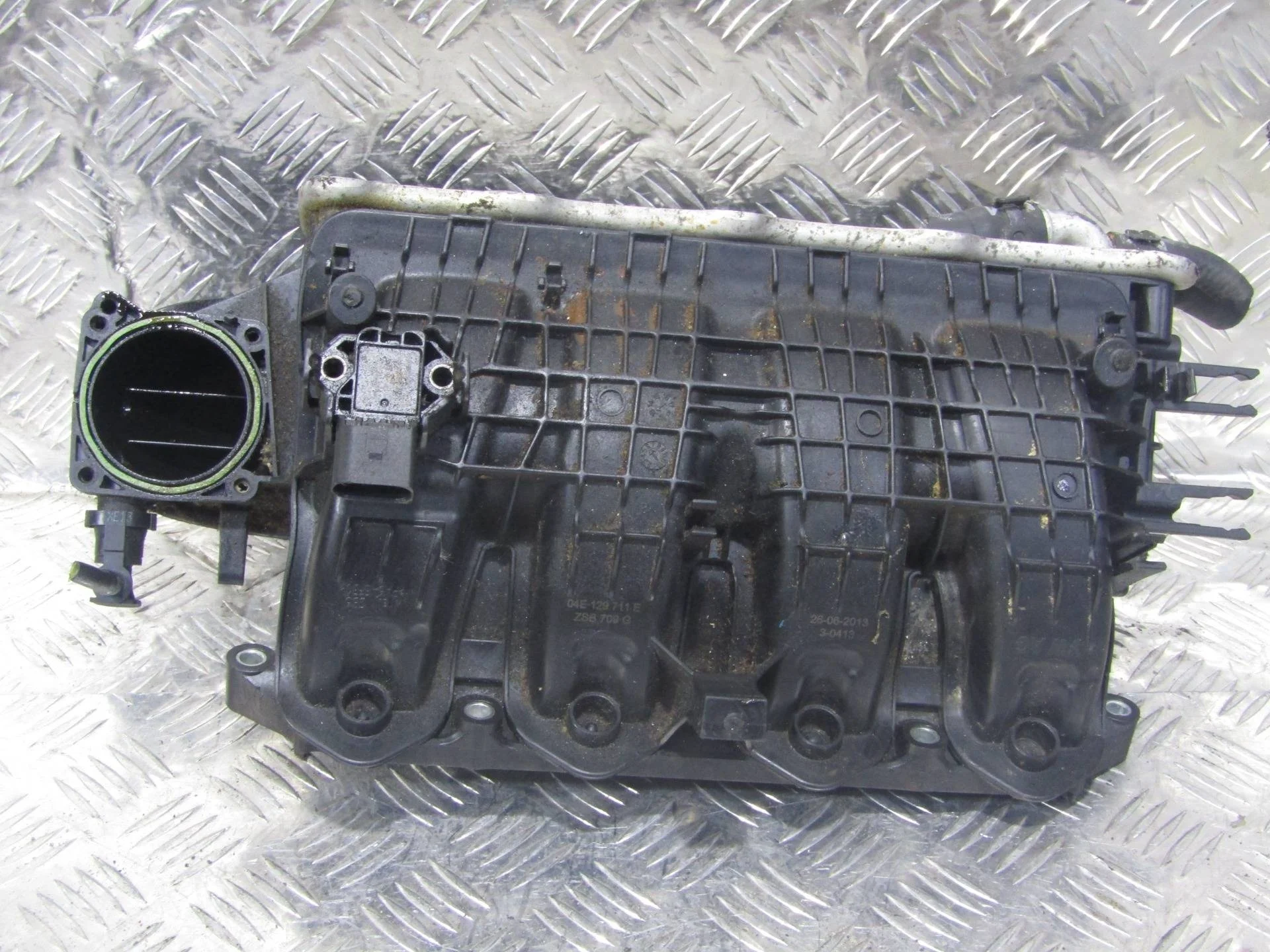 впускной коллектор Volkswagen Polo 5