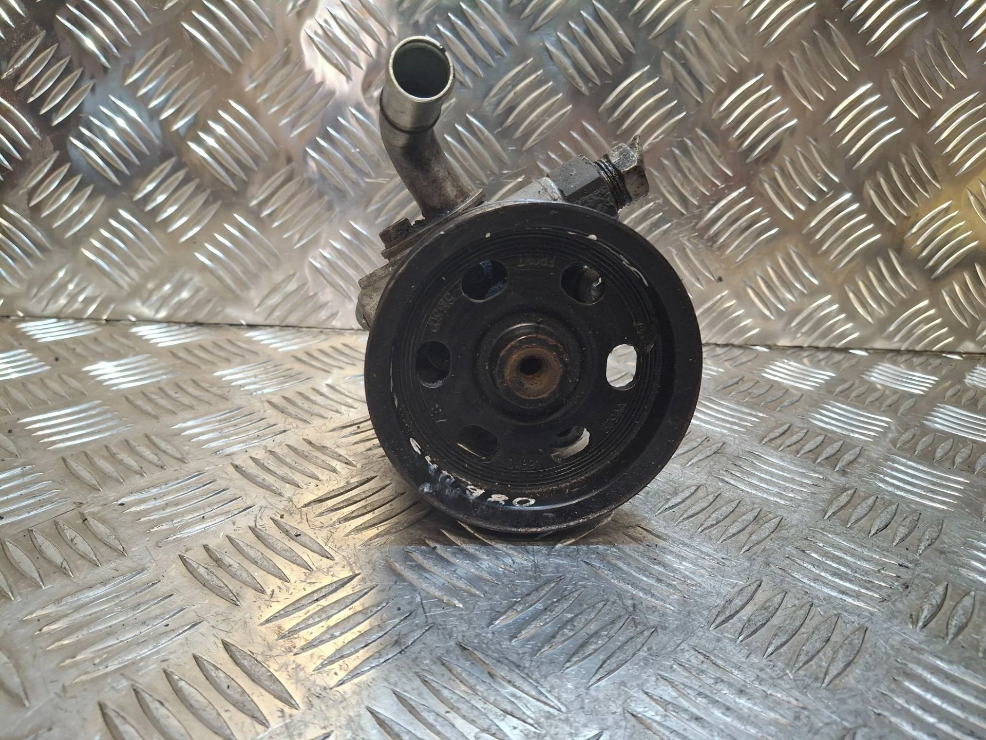 насос гидроусилителя руля Jeep Grand Cherokee WK