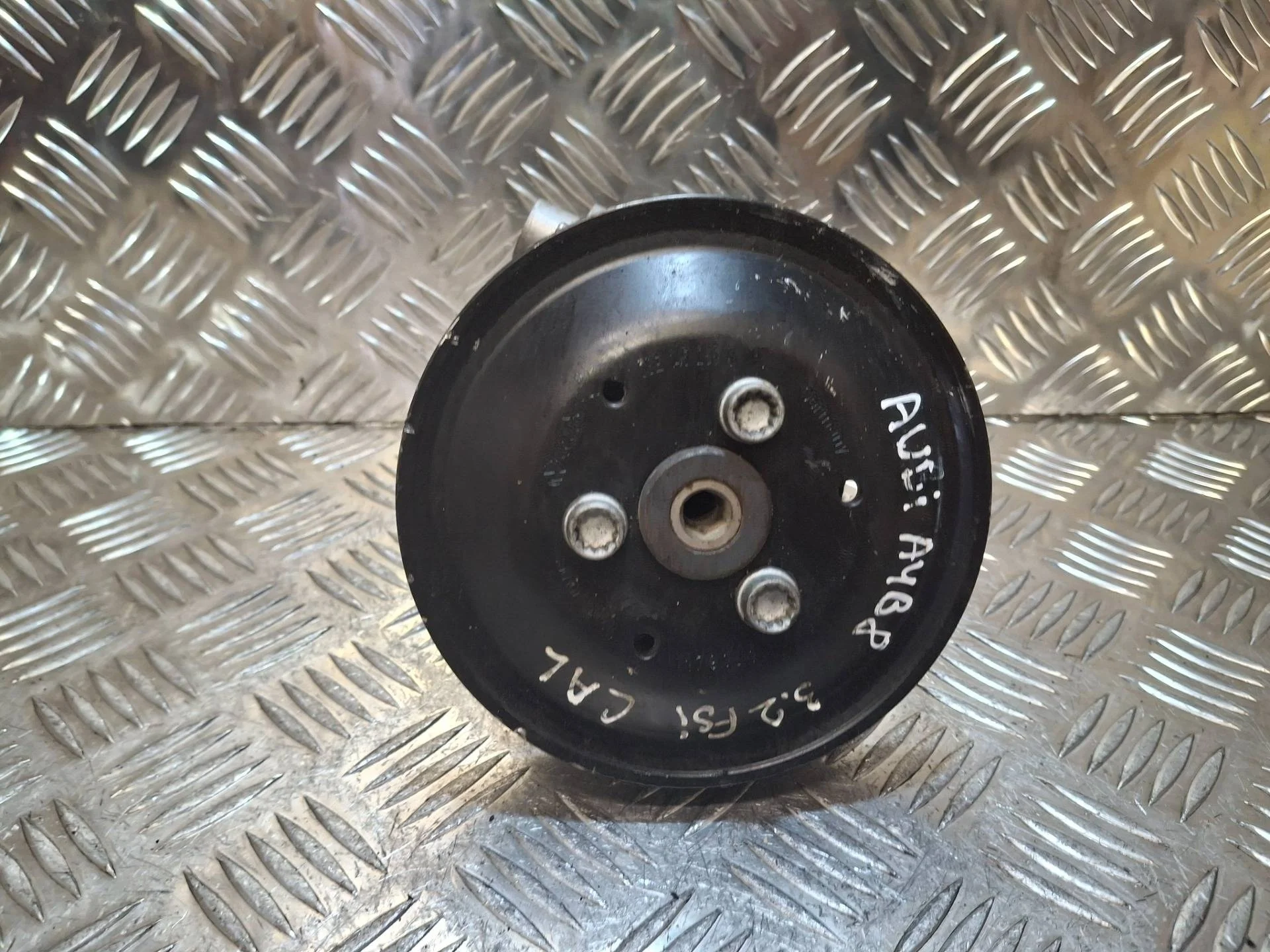 насос гидроусилителя руля Audi A4 B8/8K