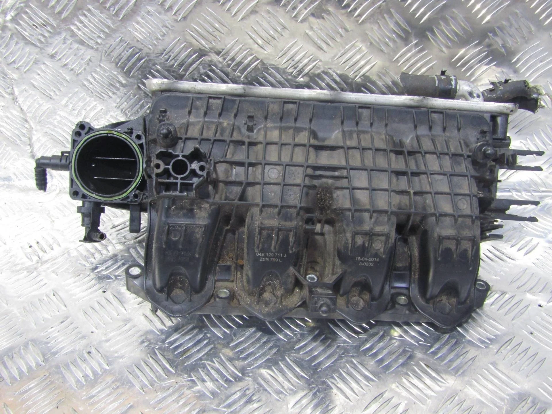 впускной коллектор Volkswagen Polo 5