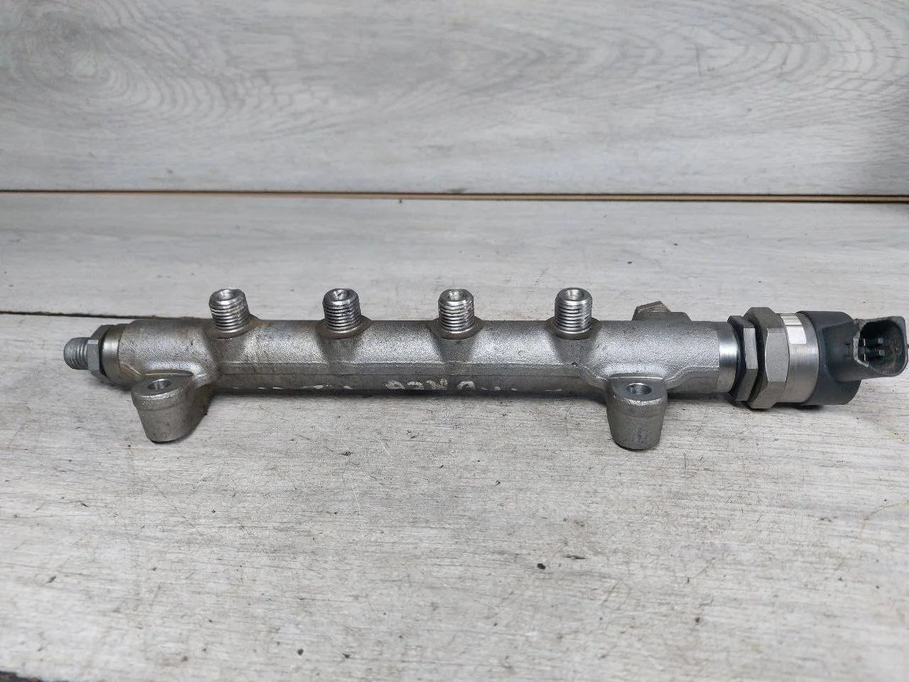 топливная рампа Volkswagen Touareg 2