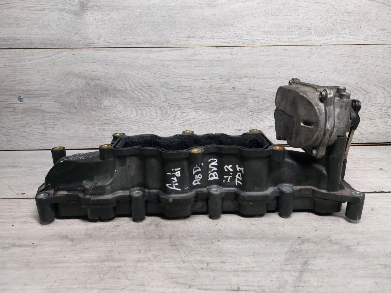 впускной коллектор правый Audi Q7 4L