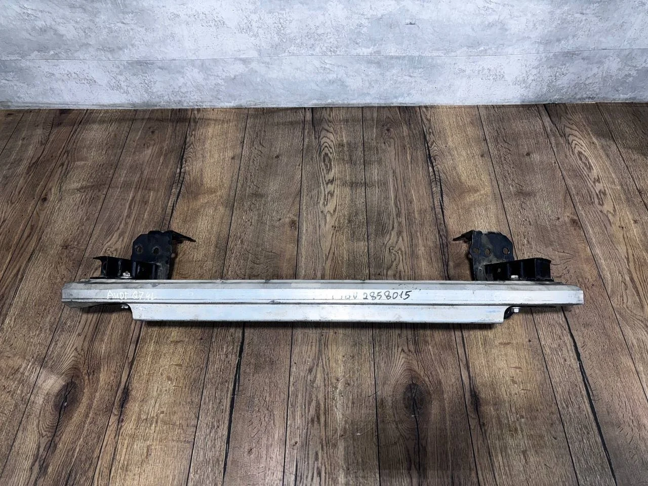 усилитель переднего бампера Audi Q7 4L