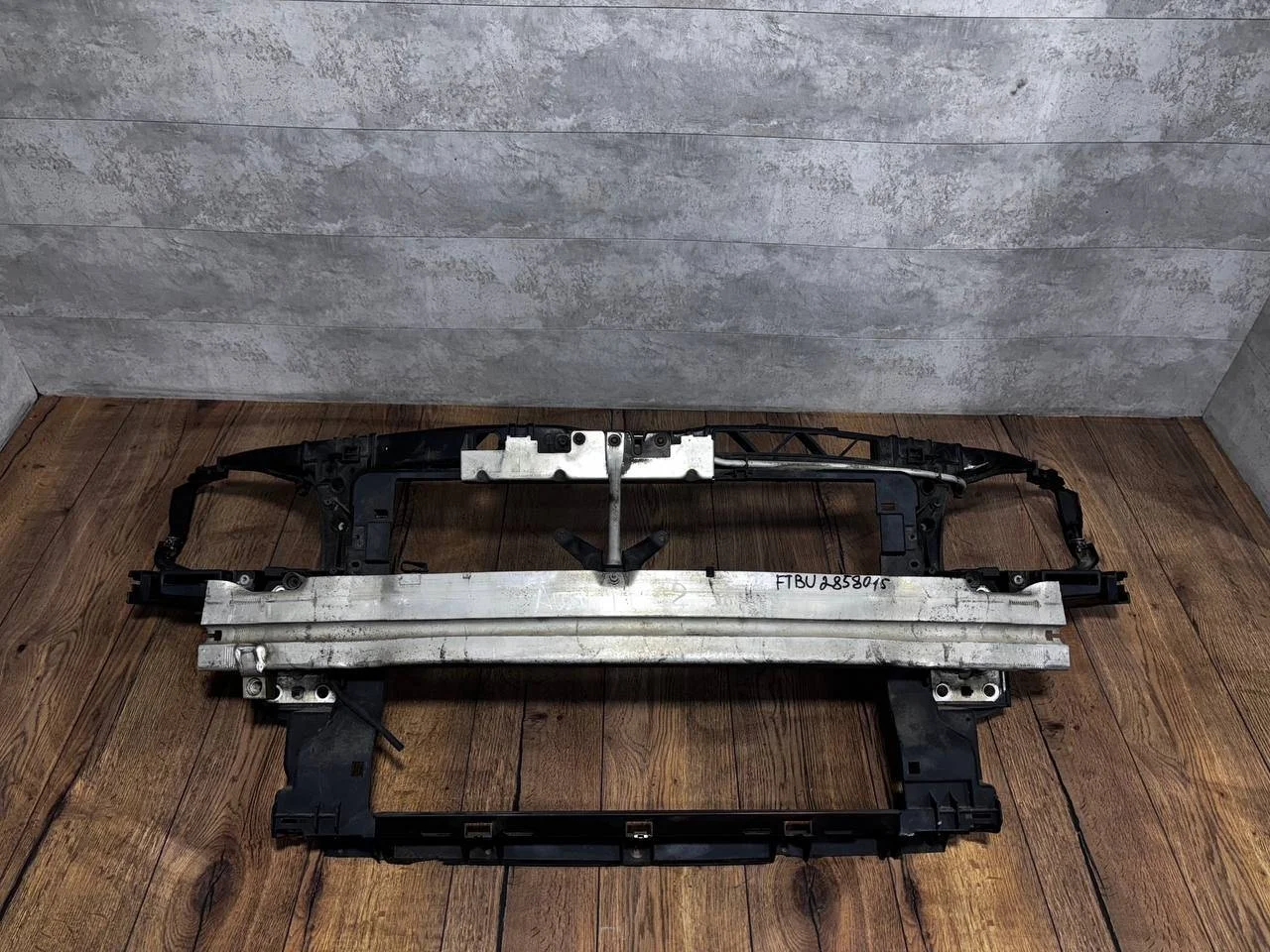 передняя панель (телевизор) Audi TT 8J