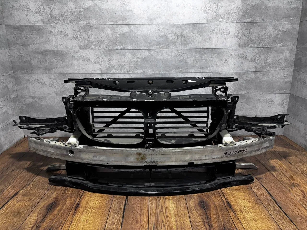 передняя панель (телевизор) BMW 7 F01/F02