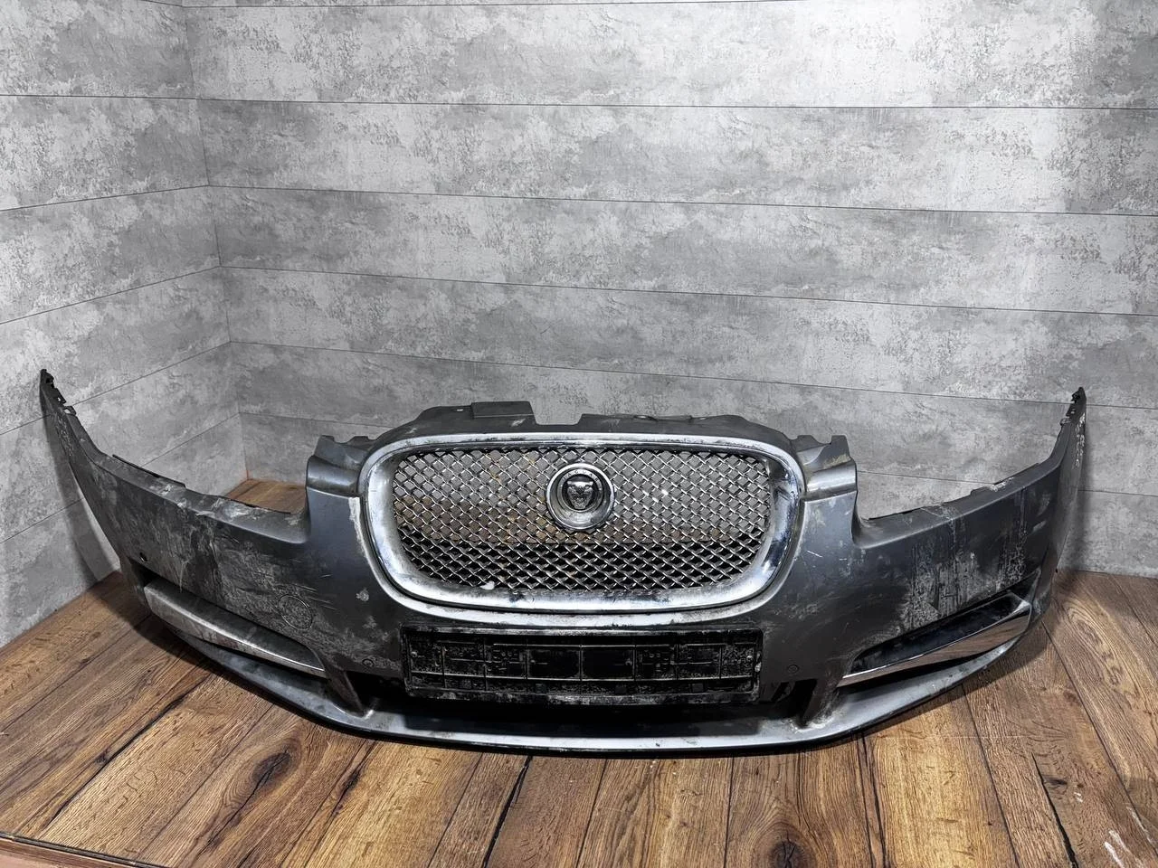 бампер передний Jaguar XF X250