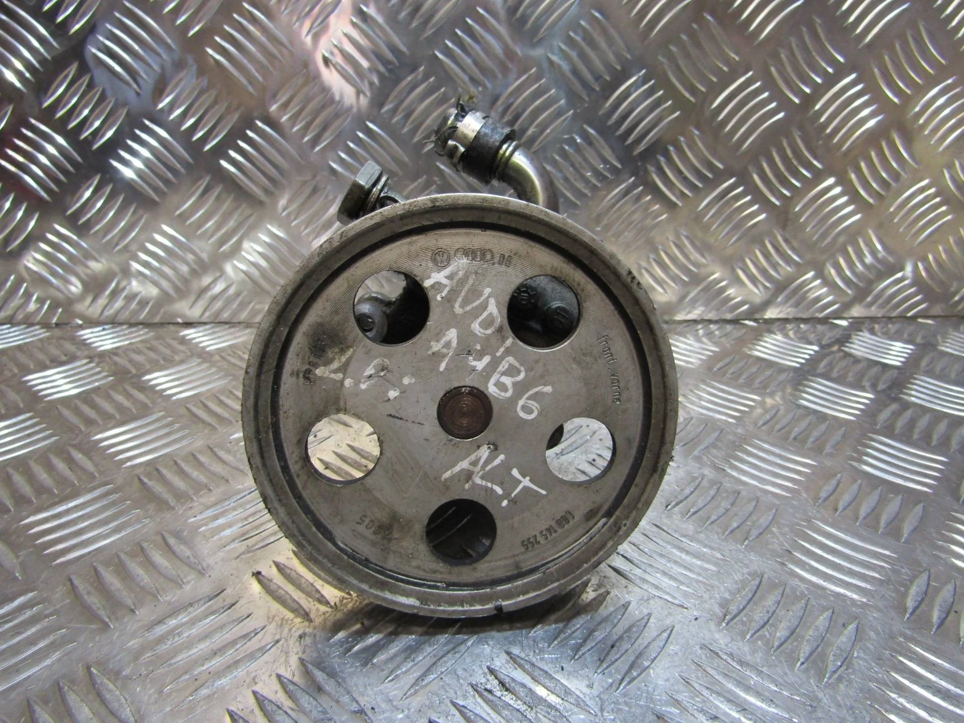 насос гидроусилителя руля Audi A4 B6