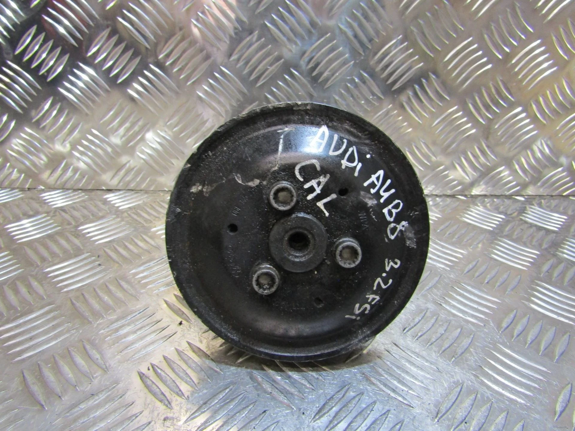 насос гидроусилителя руля Audi A4 B8/8K