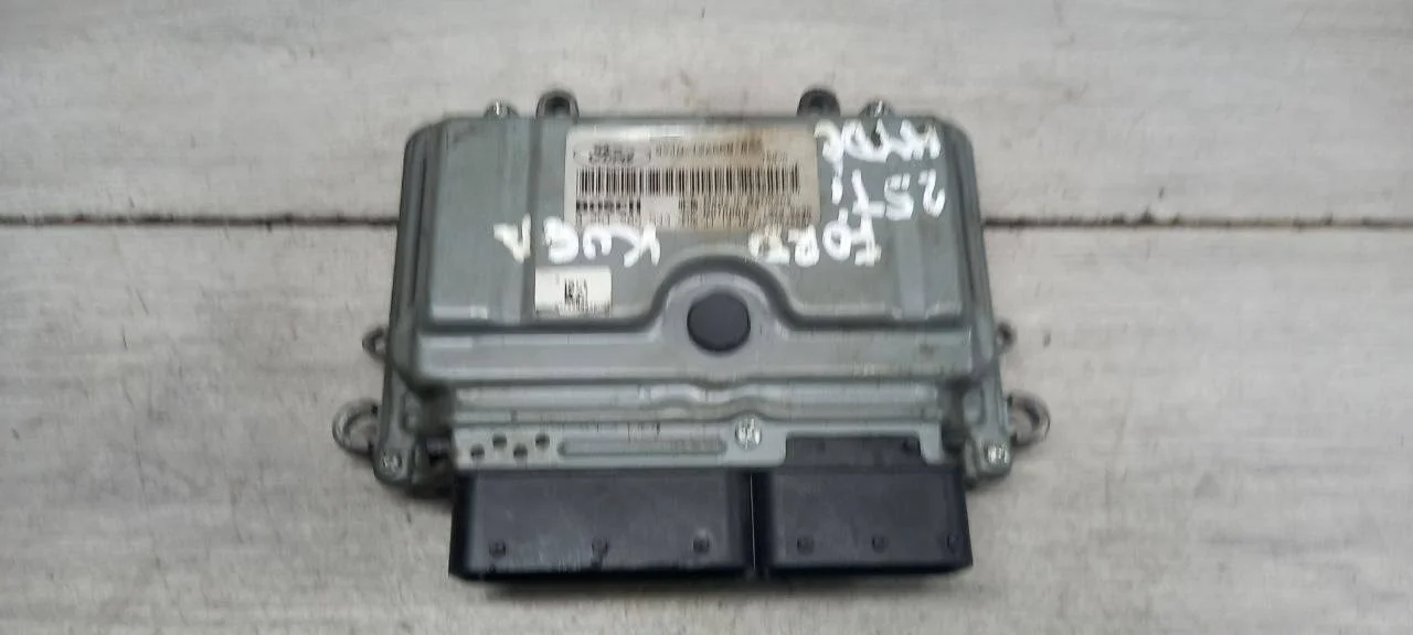 блок управления двигателем Ford Kuga